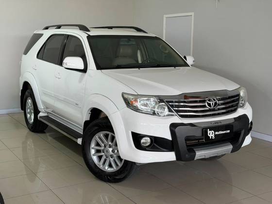 TOYOTA HILUX SW4 2.7 SR 4X2 16V FLEX 4P MANUAL TOYOTA HILUX SW4 2.7 SR 4X2 16V FLEX 4P MANUAL